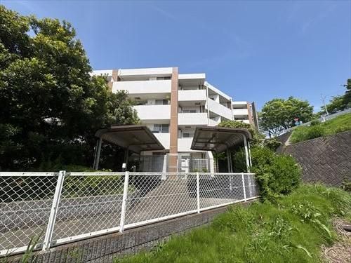 3LDK Apartment for Sale in Shin-Yurigaoka, Kawasaki - Thumbnail 2