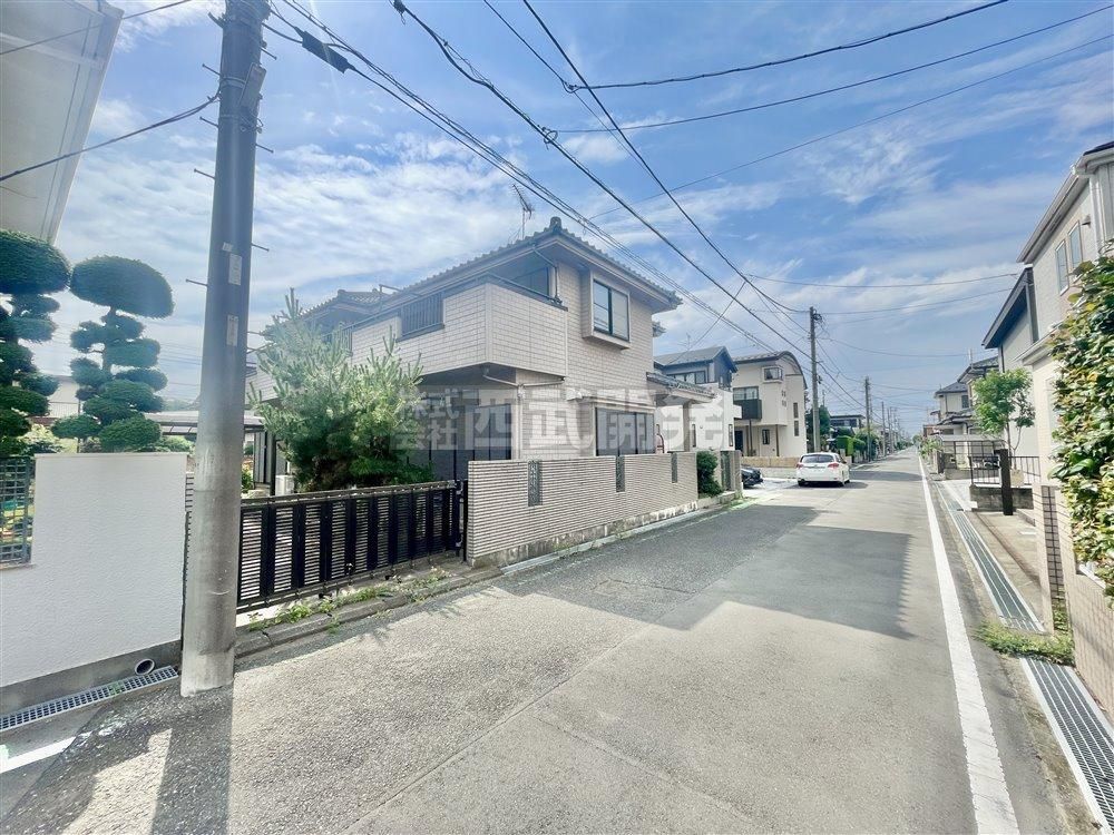 6LDK House for Sale in Quiet Tokorozawa with 224.58 m² Land - Thumbnail 2