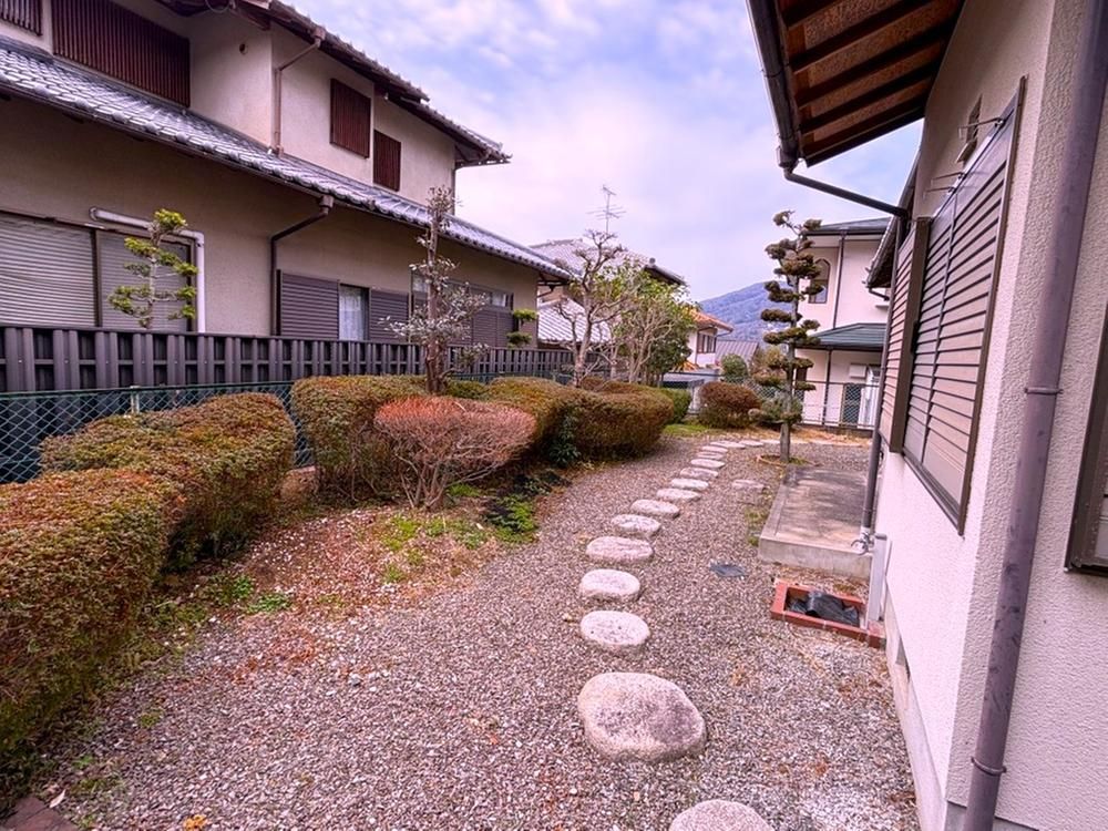 Land for Sale in Satsukidai, Ikoma, Nara - 237.62m2 - Thumbnail 3