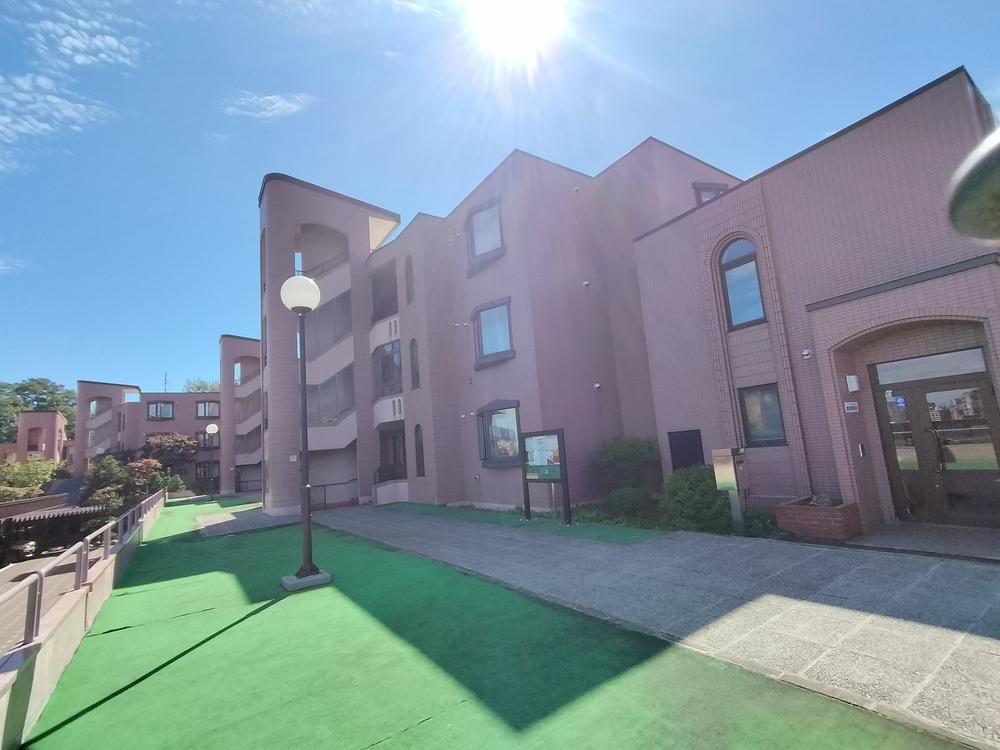 Top-Floor 3LDK Apartment in Sapporo Chuo-ku for Sale - Thumbnail 4