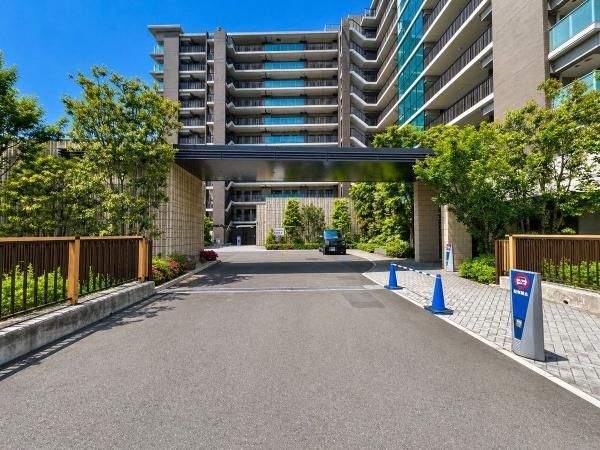 3LDK Apartment for Sale in Ebina, Kanagawa - 68m² - Thumbnail 2