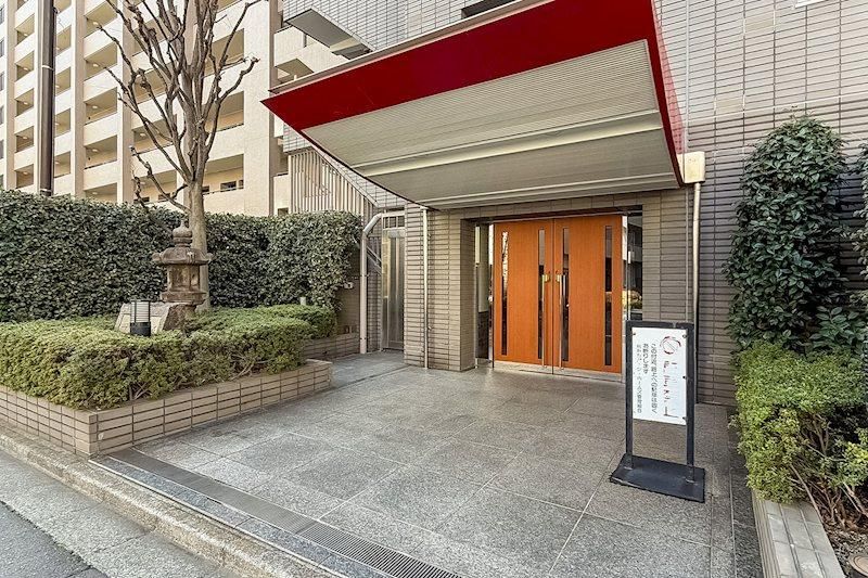 Renovated 2LDK Apartment in Minami-Azabu, Minato-ku, Tokyo - Thumbnail 3