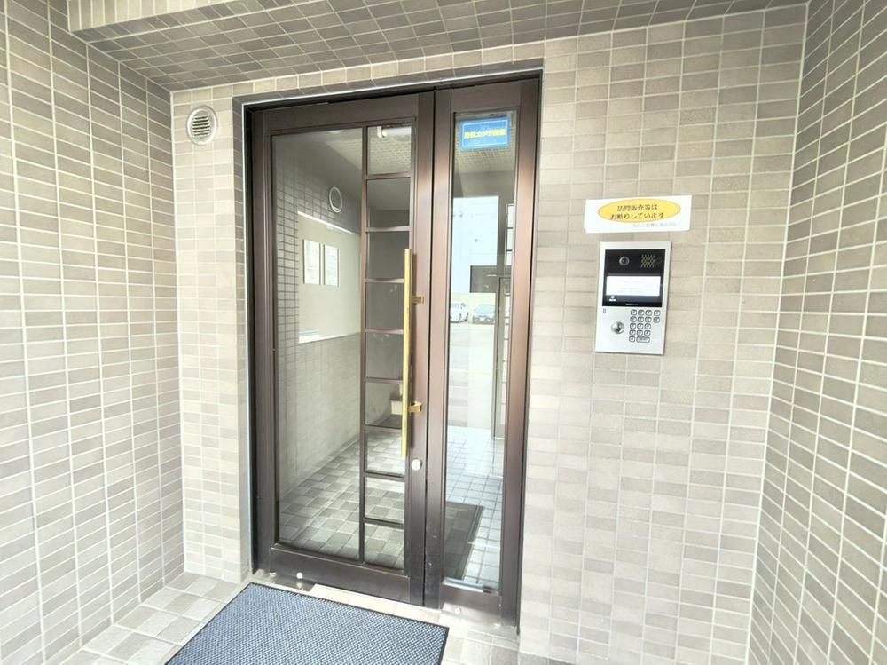 3LDK Apartment for Sale Near Misono Station, Sapporo - Thumbnail 2