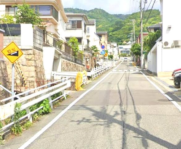 Renovated 3DK House for Sale near Oji Koen Station, Kobe - Thumbnail 2