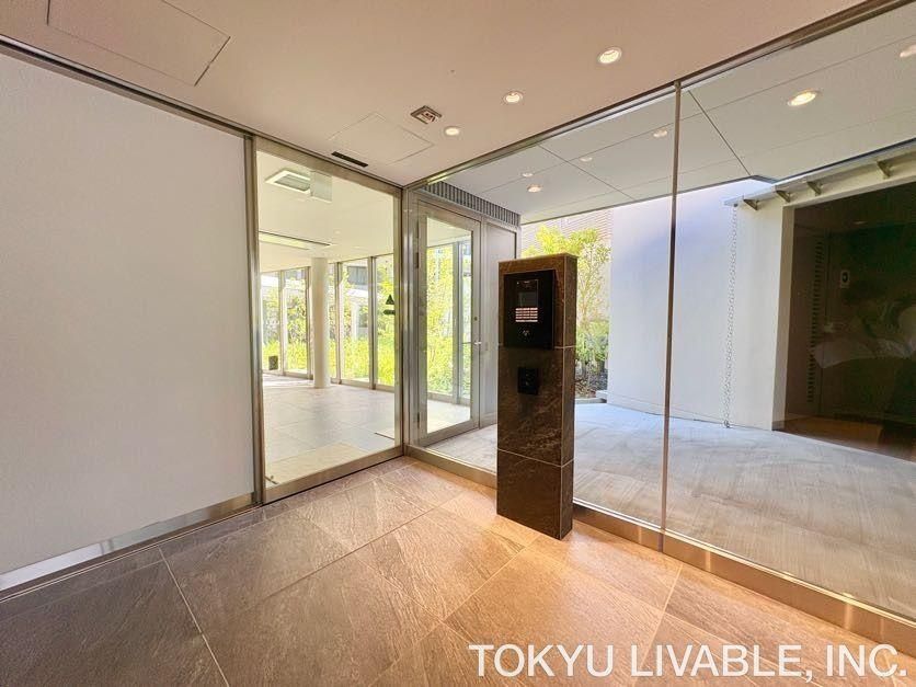 New 3LDK Apartment for Sale in Yokohama Aoba-ku - Thumbnail 2