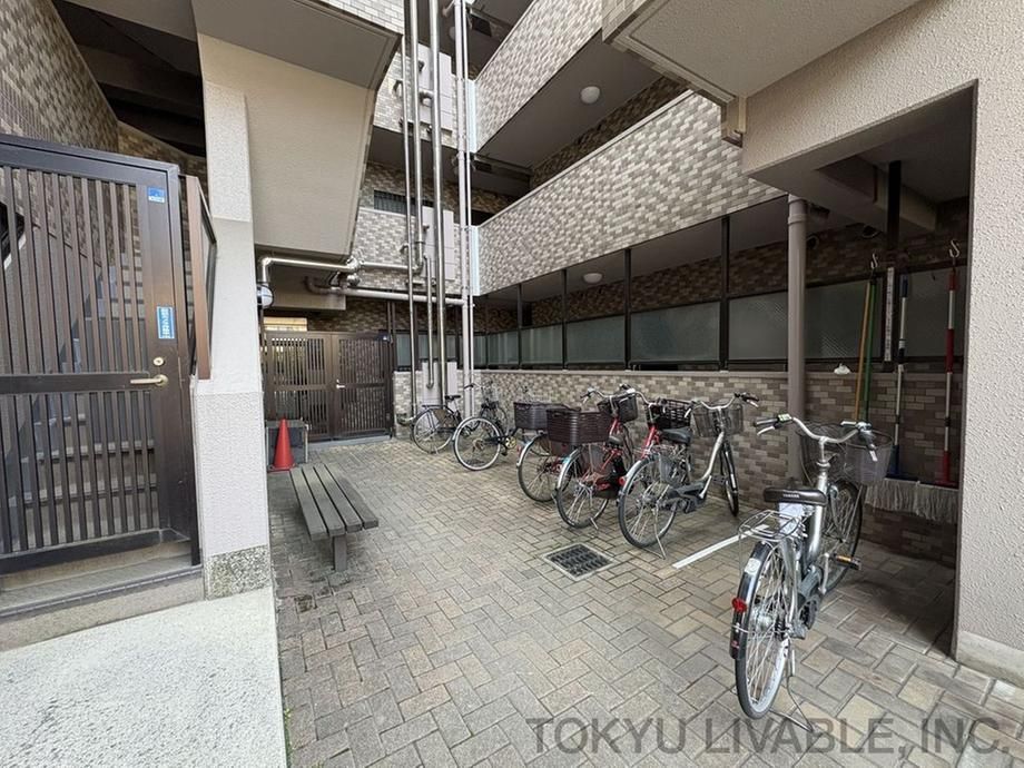 3DK Apartment for Sale in Hiyoshi, Yokohama with Roof Balcony - Thumbnail 4