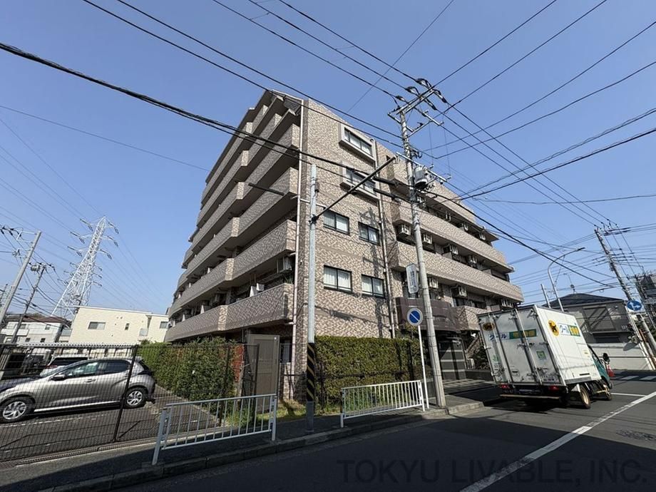 3DK Apartment for Sale in Hiyoshi, Yokohama with Roof Balcony - Thumbnail 2