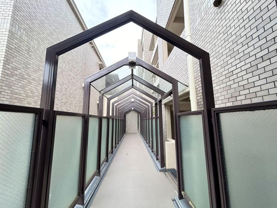 2DK Apartment for Sale in Nishi-ku, Yokohama - 42m2 - Thumbnail 2