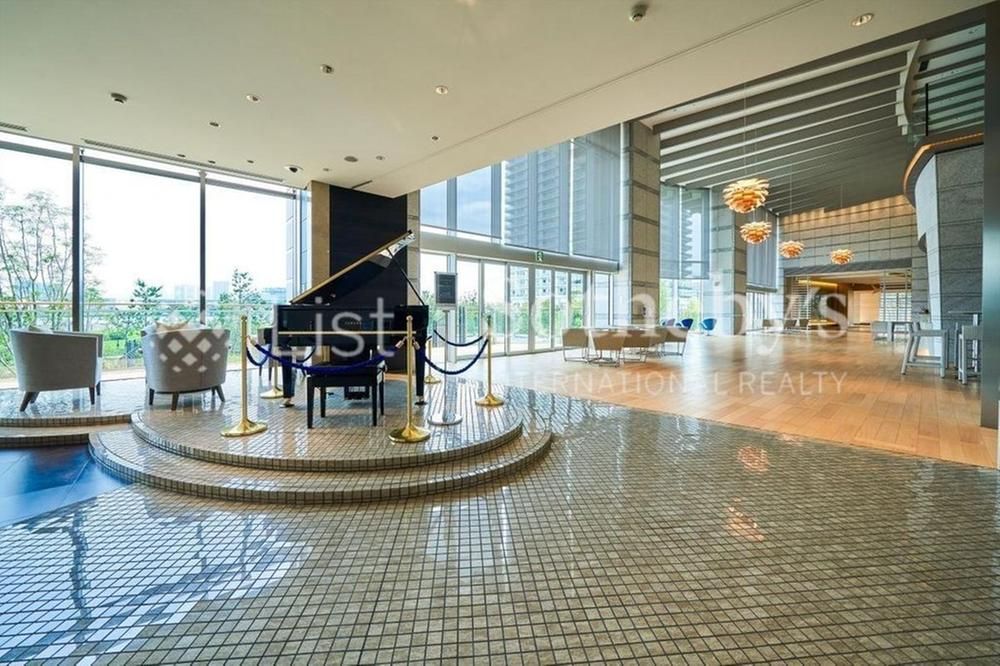 3LDK Apartment for Sale in Chuo, Tokyo – 70.84m² with Canal View - Thumbnail 3
