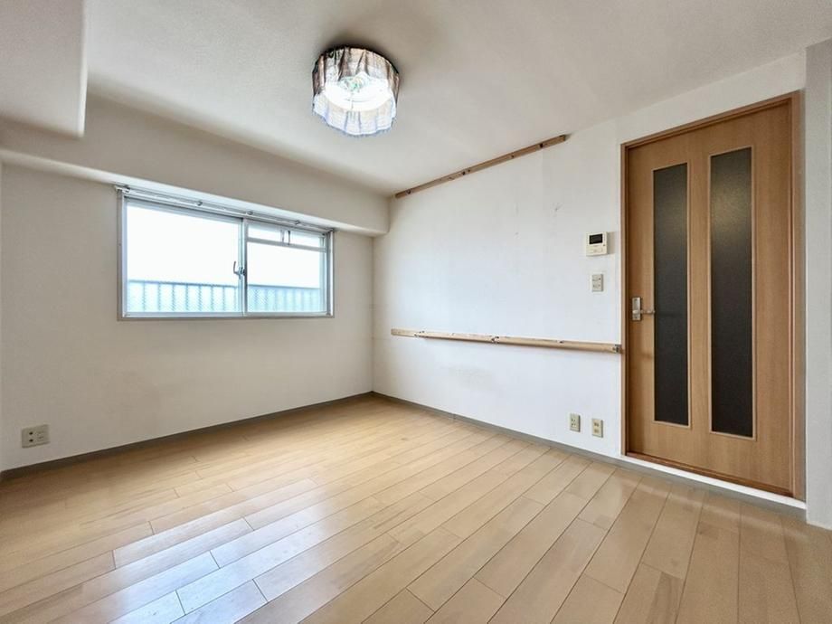 4LDK Apartment for Sale in Totsuka, Yokohama - 71.68m2 - Thumbnail 2