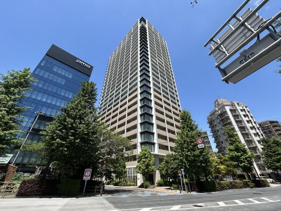Brillia the Tower Tokyo Yaesu Avenue 2LDK Apartment in Chuo-ku - Thumbnail 2