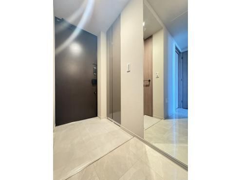 2LDK Apartment for Sale in Yokohama, Kanagawa Prefecture - Thumbnail 2