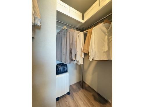 2LDK Apartment for Sale in Yokohama, Kanagawa Prefecture - Thumbnail 4