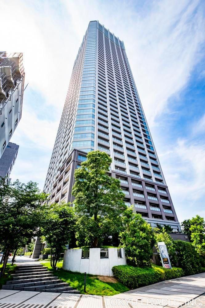 Renovated 3LDK Apartment in Shinjuku, Tokyo - 74m2 - Thumbnail 4