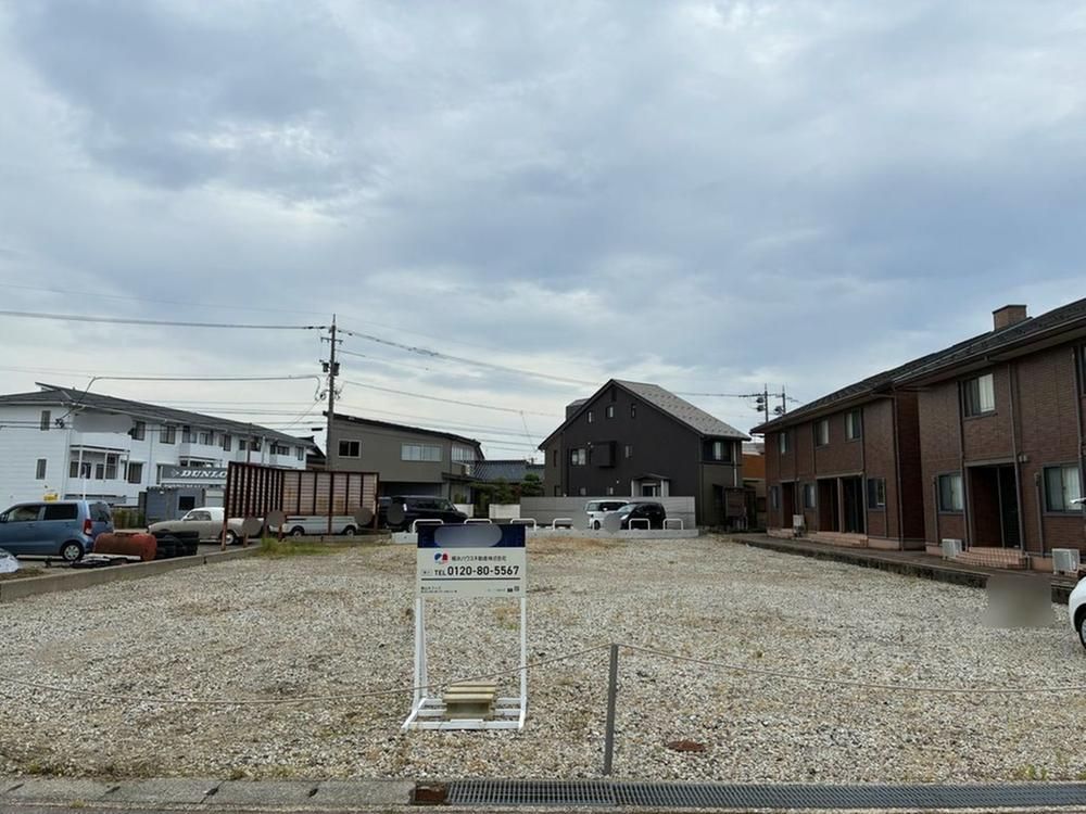 Land for Sale in Takaoka - 662m² Plot Near Shin-Takaoka Station - Thumbnail 2