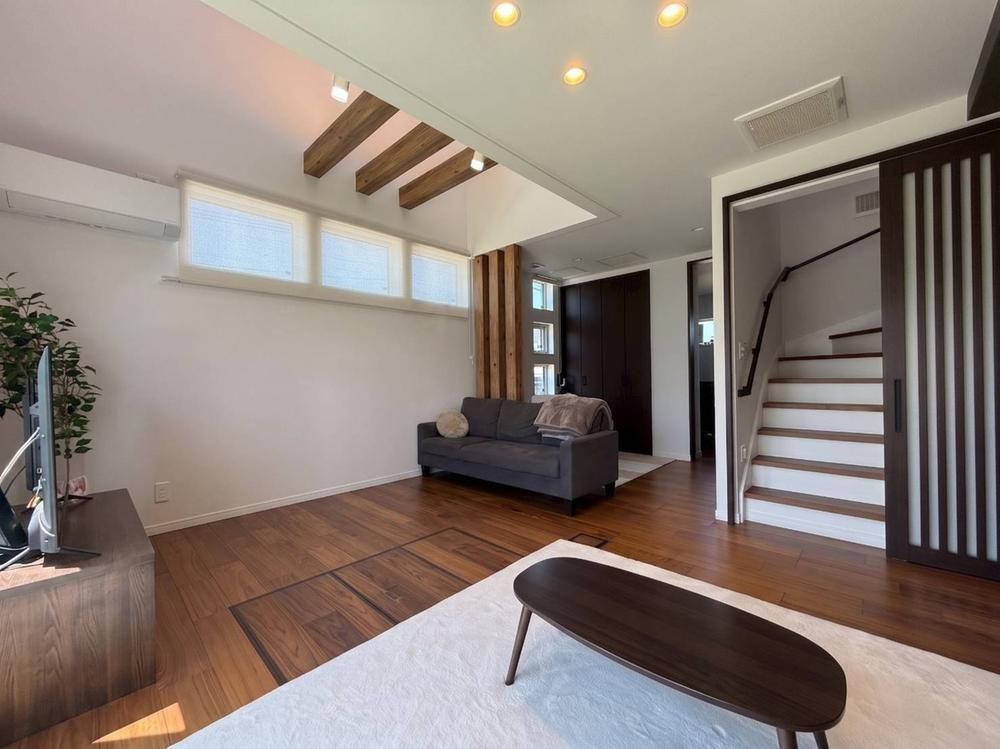 Modern 2LDK Home with Atrium in Iwamizawa, Hokkaido - Thumbnail 4