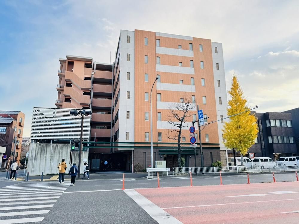 Renovated 3LDK Apartment for Sale in Kohoku, Yokohama - Thumbnail 2