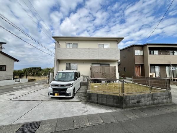 4LDK House for Sale in Miyazaki City with Solar Power and Storage Battery - Thumbnail 3
