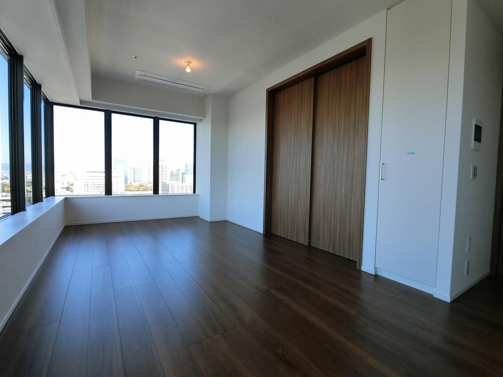 3LDK Apartment for Sale in Chuo Ward, Osaka - 78m2 - Thumbnail 3