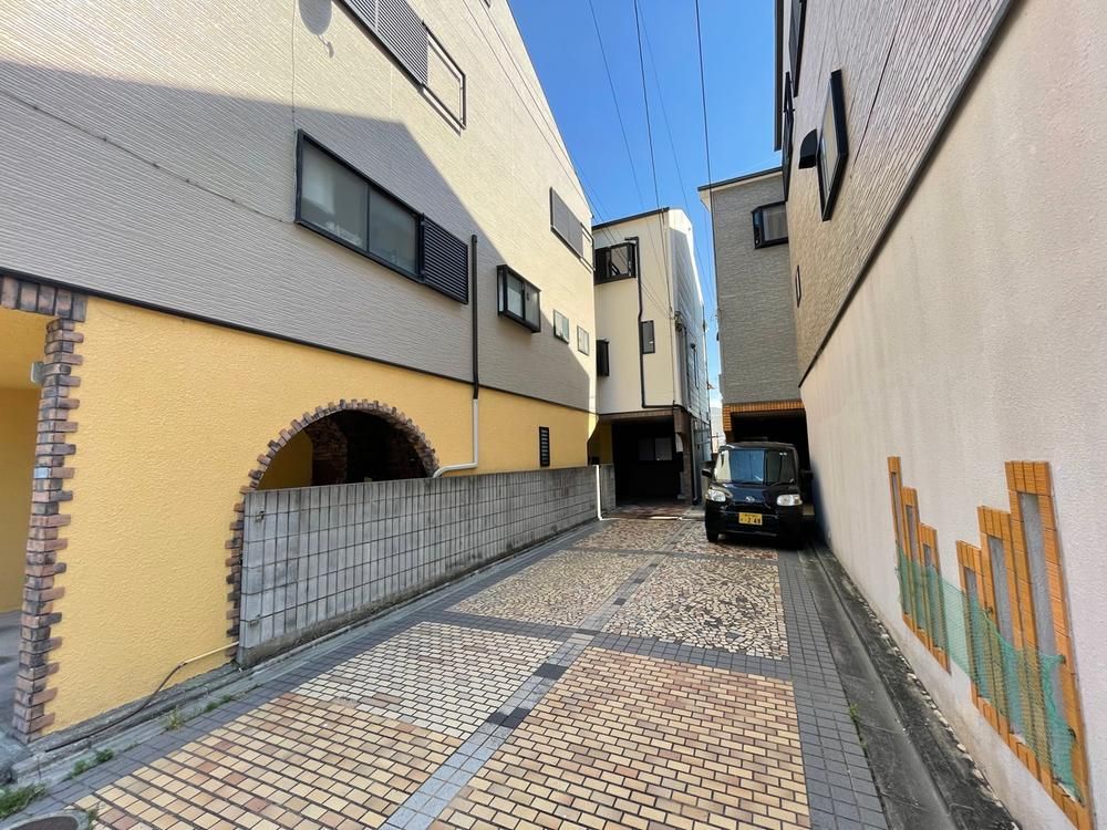 4LDK Detached House with Solar Panels in Amagasaki, Hyogo - Image 1