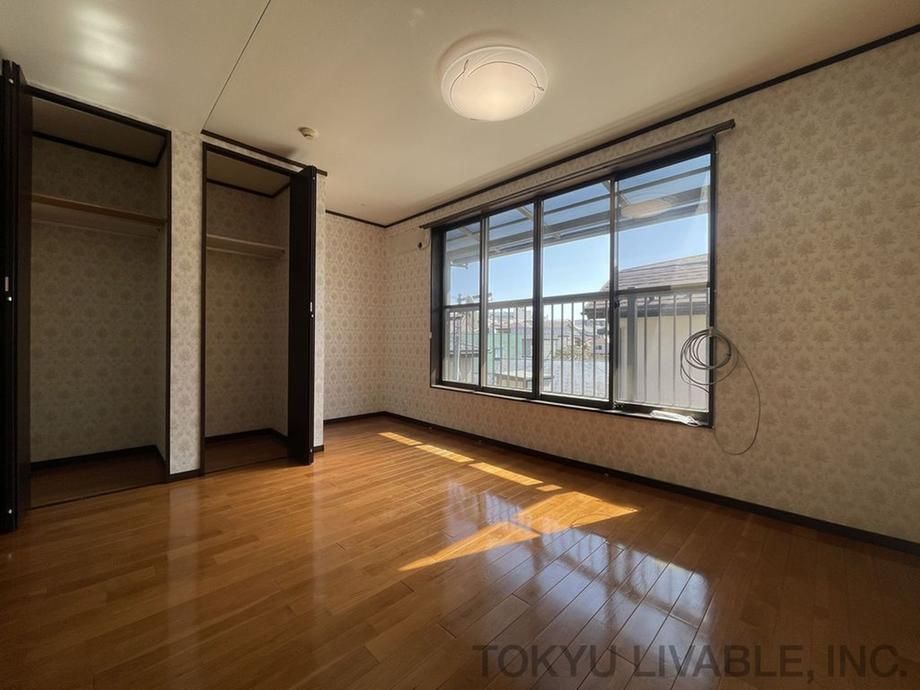 Detached House for Sale in Totsuka, Yokohama - 1LDK+S - Thumbnail 2