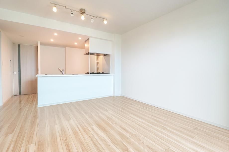 3LDK Apartment for Sale in Chatan Town, Okinawa - 69.94 sqm - Thumbnail 3
