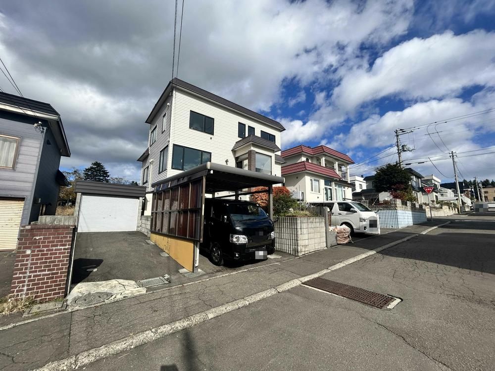 Renovated 4LDK House in Sapporo, Atsubetsu – 126.36 sqm - Thumbnail 2