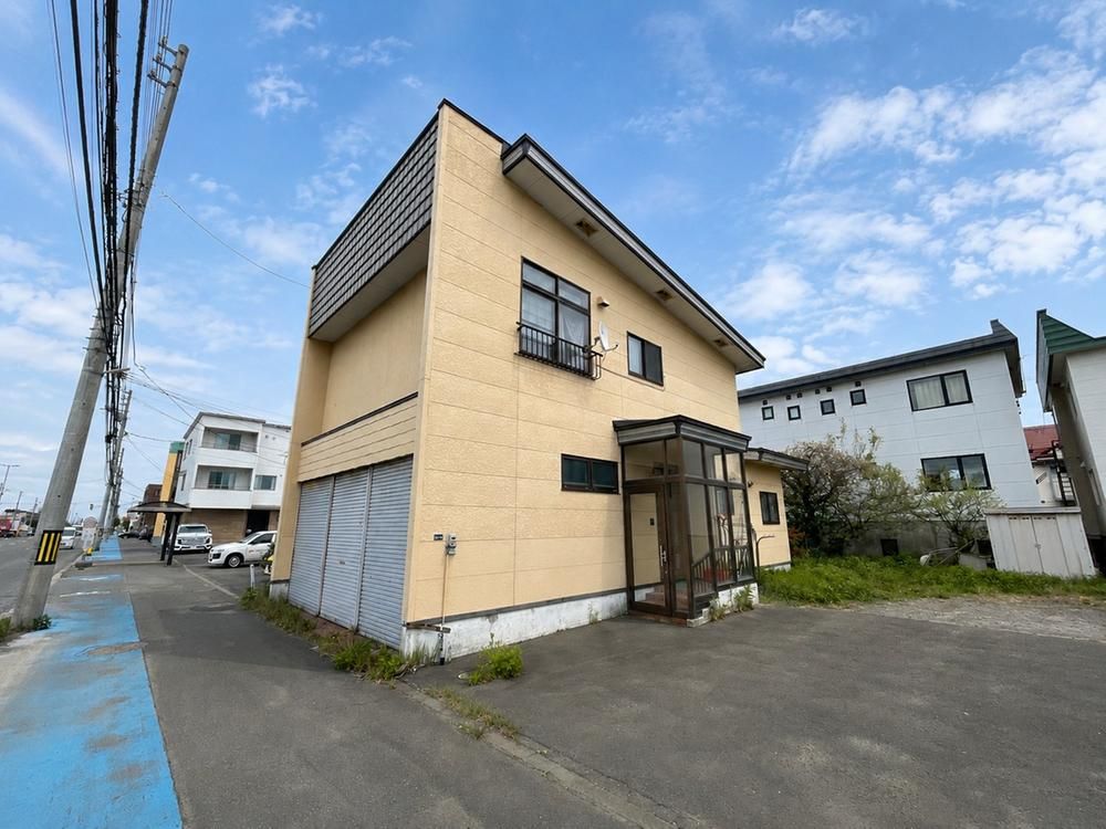 5LDK Detached House for Sale in Tomakomai, Hokkaido - Thumbnail 2