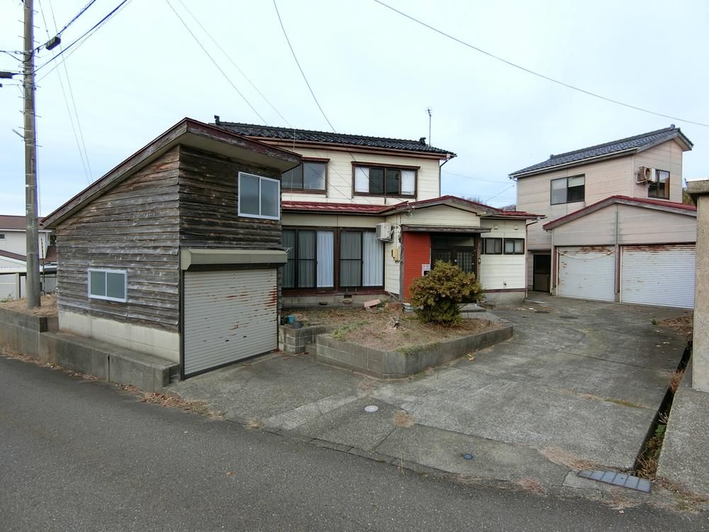 6DK House with Large Lot in Joetsu, Niigata - 4.3M Yen - Thumbnail 2
