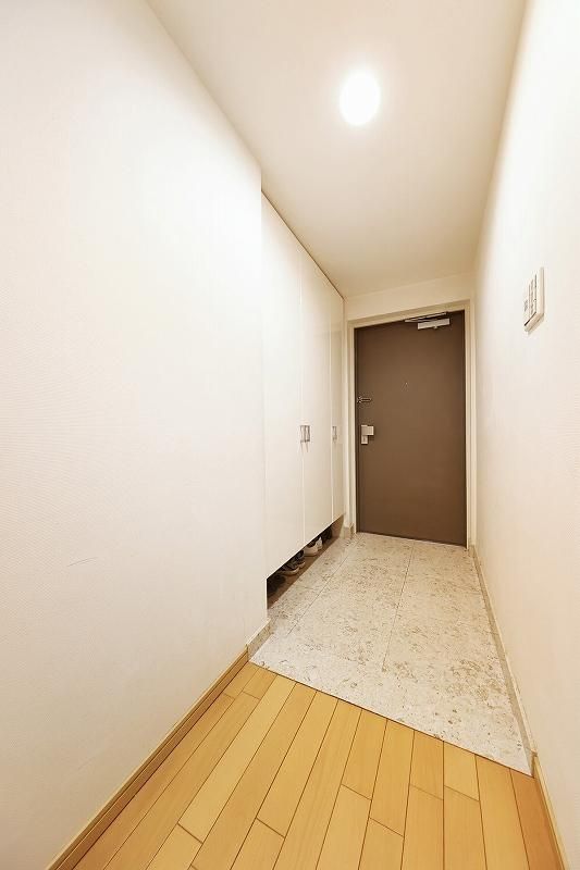 3LDK Apartment for Sale in Takatsu Ward, Kawasaki with Private Garden - Thumbnail 4