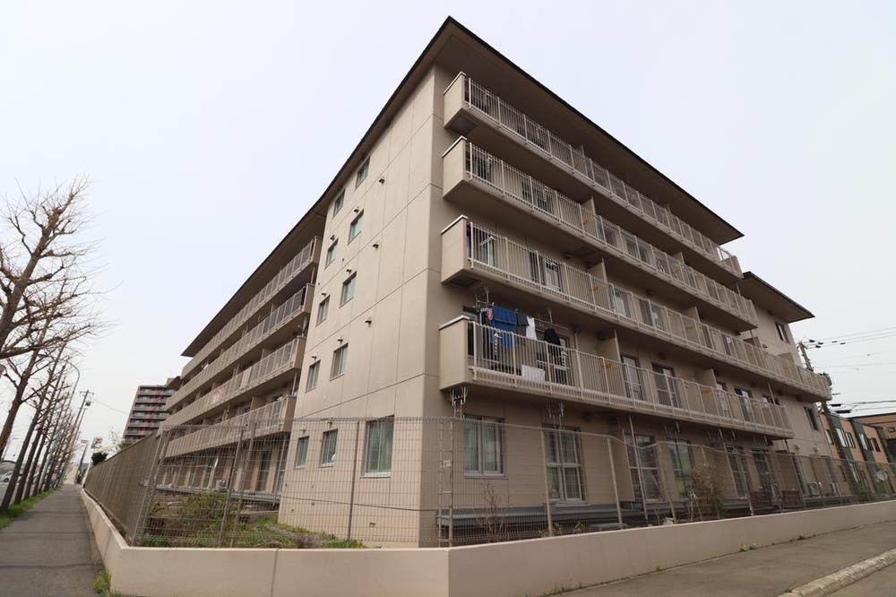 2DK Apartment for Sale in Shiroishi-ku, Sapporo, Hokkaido - Thumbnail 2