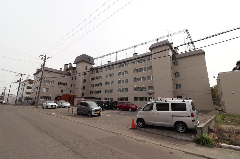 2DK Apartment for Sale in Shiroishi-ku, Sapporo, Hokkaido - Thumbnail 3