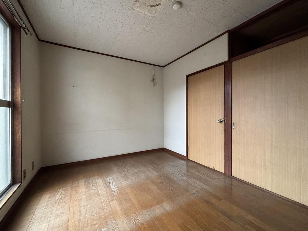 3DK Detached House for Sale in Nishi Ward, Yokohama - Thumbnail 2