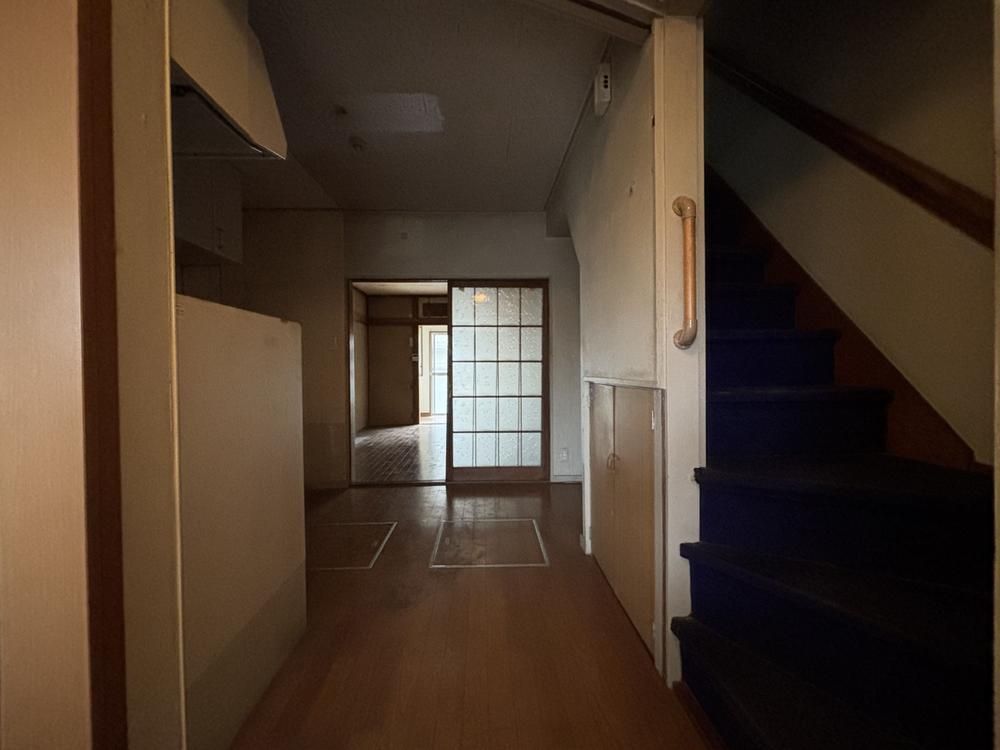 3DK Detached House for Sale in Nishi Ward, Yokohama - Thumbnail 4