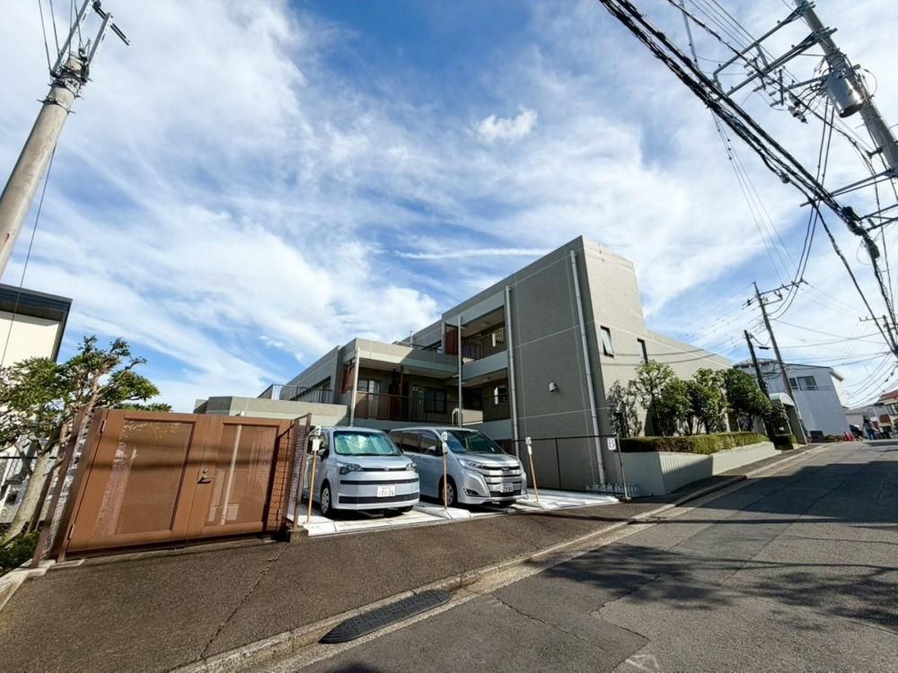 3LDK Apartment for Sale in Kanagawa Ward, Yokohama - Thumbnail 4