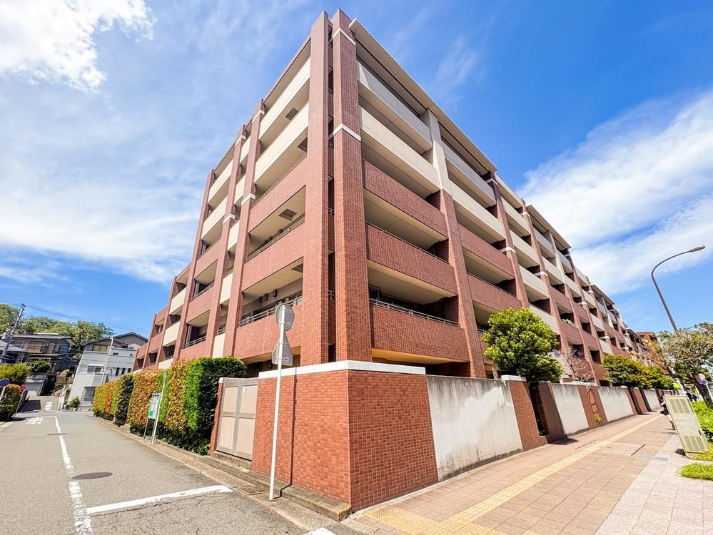 3LDK Apartment for Sale in Kanagawa Ward, Yokohama - Thumbnail 2