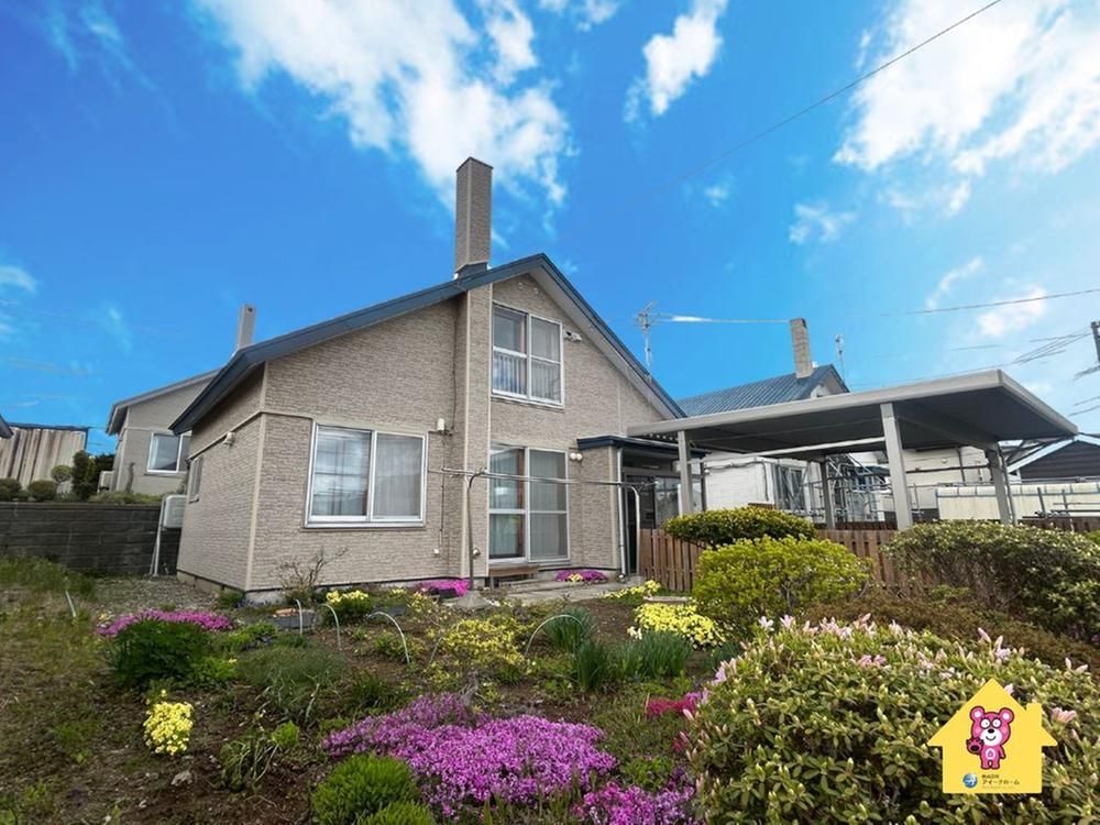 4LDK House for Sale in Hakodate with Garden and Parking - Thumbnail 2