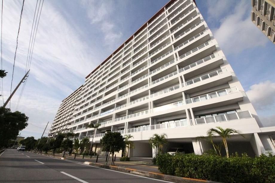 2LDK Apartment for Sale in Tomigusuku, Okinawa - 55.12m2 - Image 1