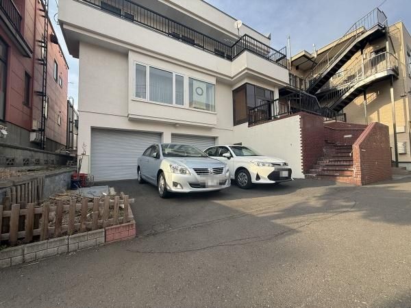 4LDK+S House in Higashi-ku, Sapporo - 313m2 - Thumbnail 2