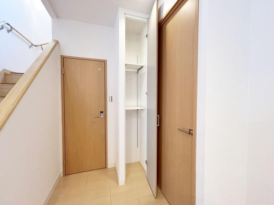 3LDK Detached House in Saitama City with Solar Panels - Thumbnail 2