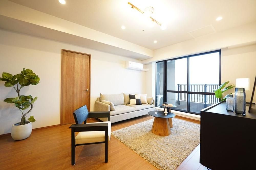 Renovated 3LDK Apartment in Cosmo Tokyo Bay Tower, Chuo City - Thumbnail 4
