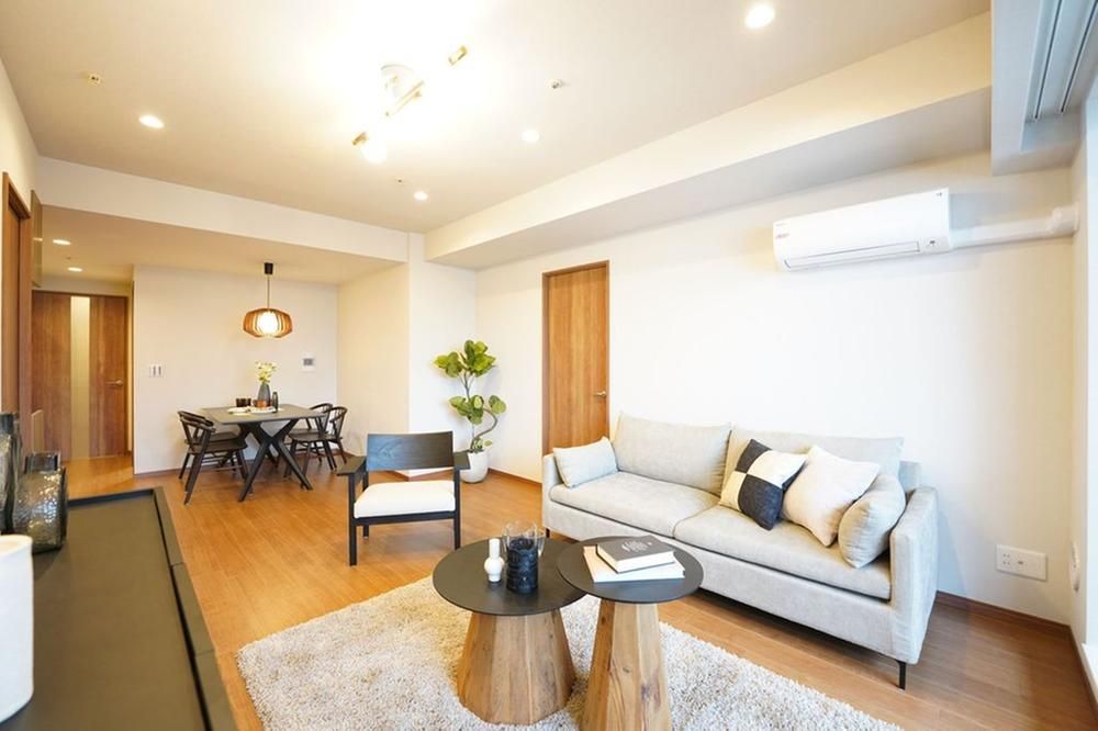 Renovated 3LDK Apartment in Cosmo Tokyo Bay Tower, Chuo City - Thumbnail 3