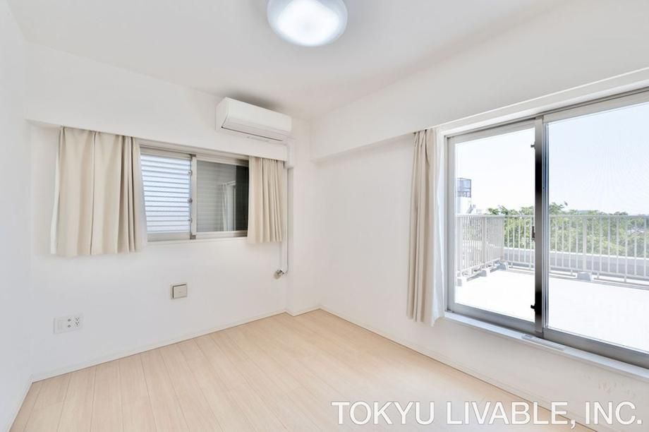 2LDK Apartment for Sale in Kawasaki, Kanagawa - 64.71 sqm - Thumbnail 4