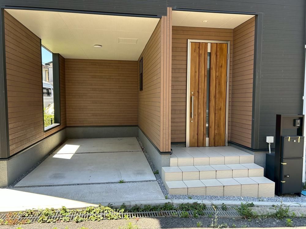 Newly Built 2LDK House with Garage in Koshigaya, Saitama - Thumbnail 2