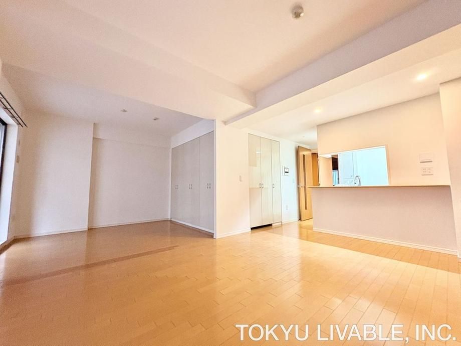2LDK Apartment for Sale in Asao Ward, Kawasaki - Thumbnail 2