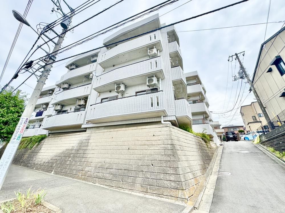 Renovated 1LDK Apartment Near Sakuragaoka Station, Yamato - Thumbnail 2