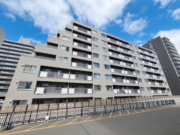 Renovated 2LDK+S Apartment near Kotoni Station, Sapporo - Thumbnail 2