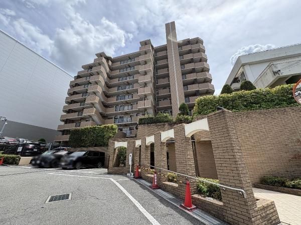 Grandeur Itami Midorigaoka Park 3LDK Apartment for Sale - Thumbnail 3
