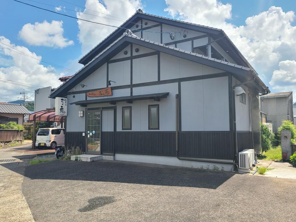 Shop & 4LDK+2S House for Sale in Arita, Saga | 3100万 Yen - Thumbnail 2