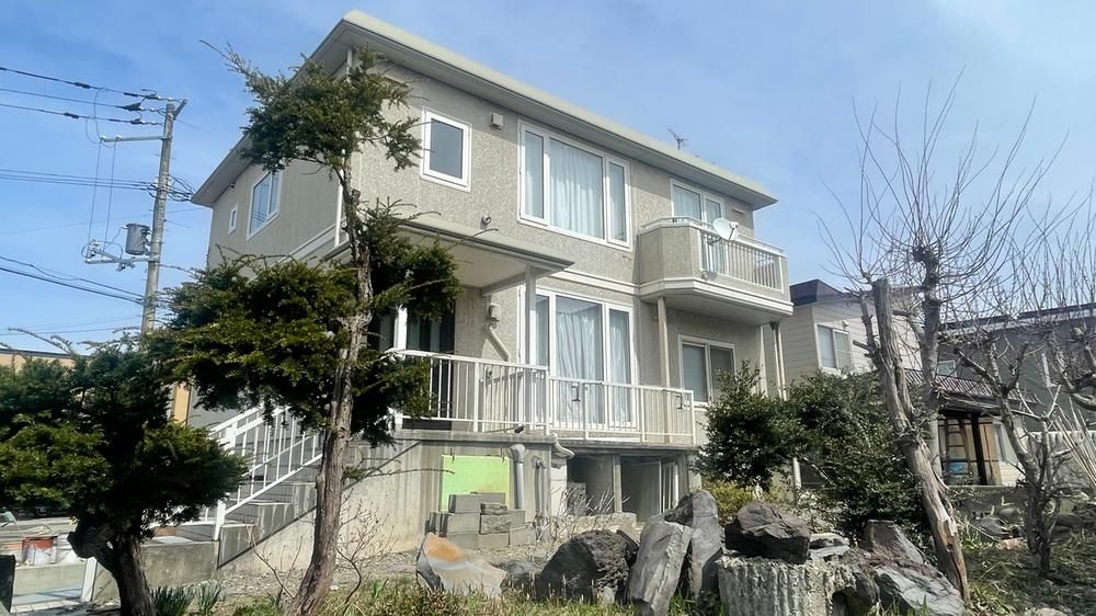4LDK Duplex Home in Sapporo's Kita Ward Near Yurigahara Station - Image 1